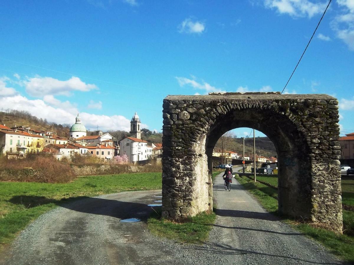 Ai Chiosi Affittacamere Pontremoli Bagian luar foto