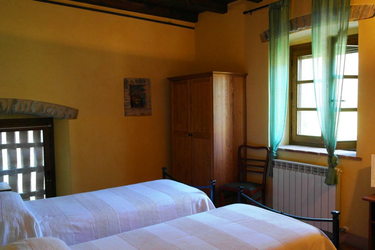 Ai Chiosi Affittacamere Pontremoli Bagian luar foto